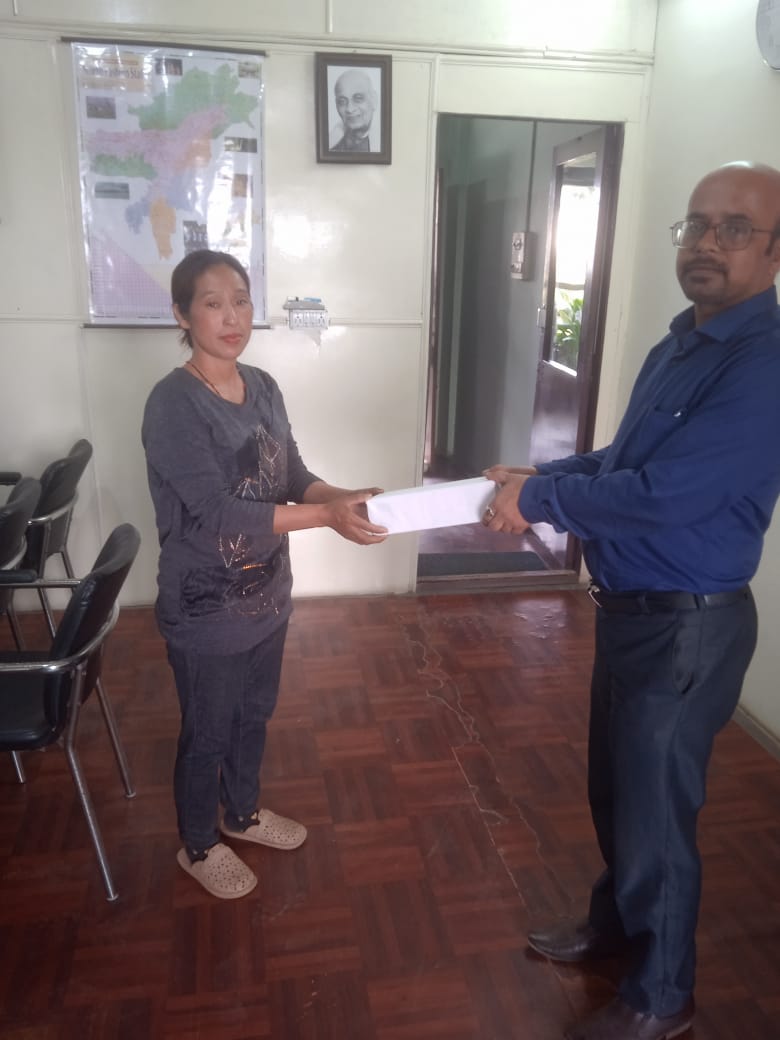 On the completion of the Swachhta Pakhwada campaign 2025, safai workers were felicitated with small gifts at FCI DO Dimapur by the Divisional Manager on 28.02.2025 #SwachhtaPakhwada2025 #SwachhBharat