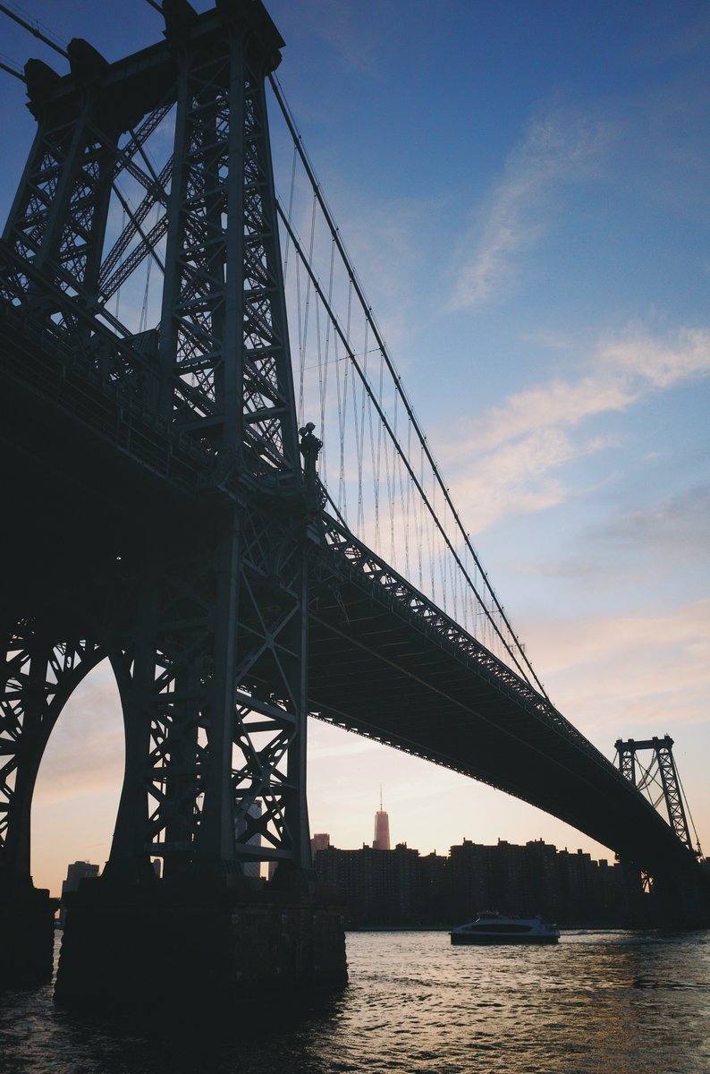 UsaExpert's tweet photo. #FridayPhotoQuiz. One of cinema’s greatest car chases roared beneath this NYC bridge, with Gene Hackman in relentless pursuit. His Oscar-winning role cemented his legendary status. RIP to a true Hollywood icon. Can you name the bridge? 👇

#RIPGeneHackman https://t.co/jmhAhl9kH4