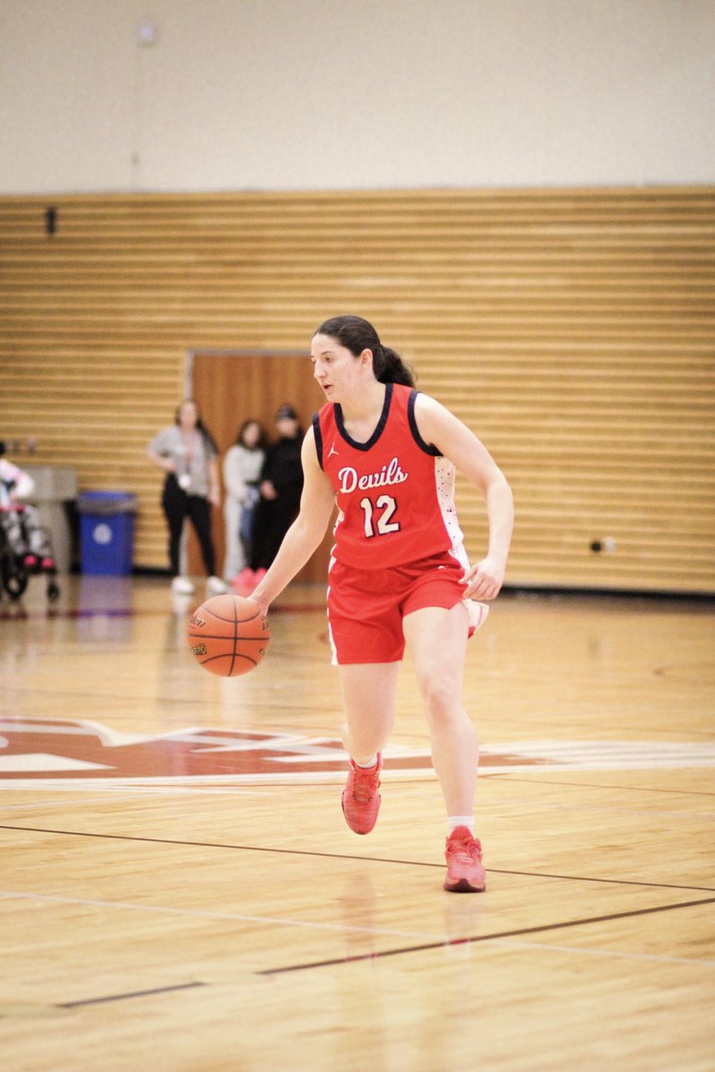 ItchenBball's tweet photo. ๐บ๐ธ๐ Fernanda Loberto heads into the NWAC Conference Tournament next week with her Lower Columbia College Red Devils!
#KestrelsFamily #AlumniTracker https://t.co/IN50fcsUcs