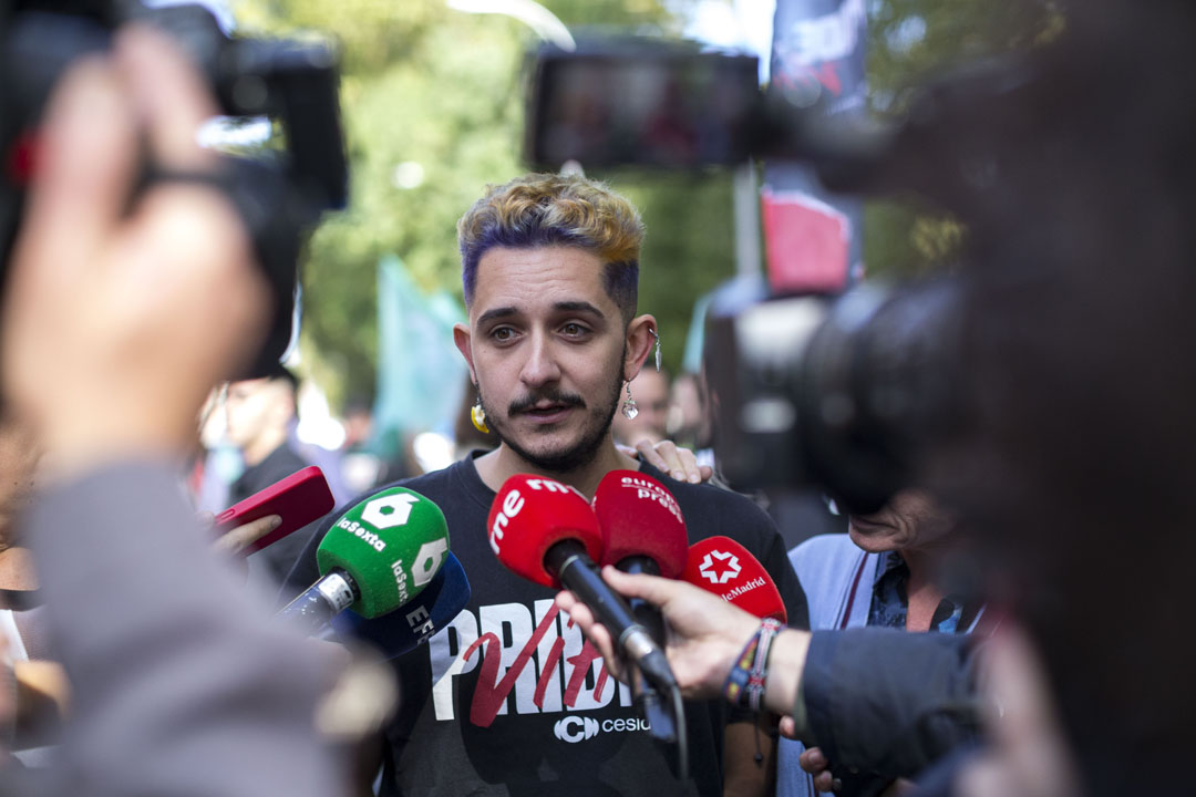cesida_esp's tweet photo. 🔴 Sentencia pionera en España reconoce la discriminación por VIH.

Un juzgado anula una resolución de la DGT que reducía la vigencia del carnet de conducir de una persona con VIH sin justificación. 📢 Un paso clave por la igualdad.

🔗 Más info: https://t.co/ar0t2W0wXw https://t.co/z71txvp8Qo