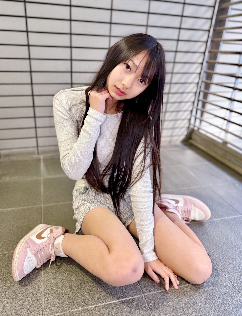 顔を少し傾けている感じもいいですね れいちゃんかわいいです！ 2025年