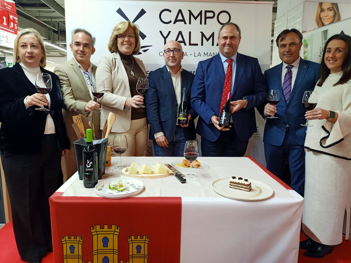 Vino DO La Mancha (@vinodelamancha) on Twitter photo Participando con una cata de tres #VinosdeLaMancha en un #Showcooking en el <a href="/alcampo/">Alcampo</a> de <a href="/LaVaguada/">La Vaguada</a> dentro de la campaña de presentación de los productos #CampoyAlma #CalidadDiferenciada2025 <a href="/AgriculturaClm/">Consejería de Agricultura, Ganadería y Des. Rural</a> Participando con una cata de tres #VinosdeLaMancha en un #Showcooking en el <a href="/alcampo/">Alcampo</a> de <a href="/LaVaguada/">La Vaguada</a> dentro de la campaña de presentación de los productos #CampoyAlma #CalidadDiferenciada2025 <a href="/AgriculturaClm/">Consejería de Agricultura, Ganadería y Des. Rural</a>