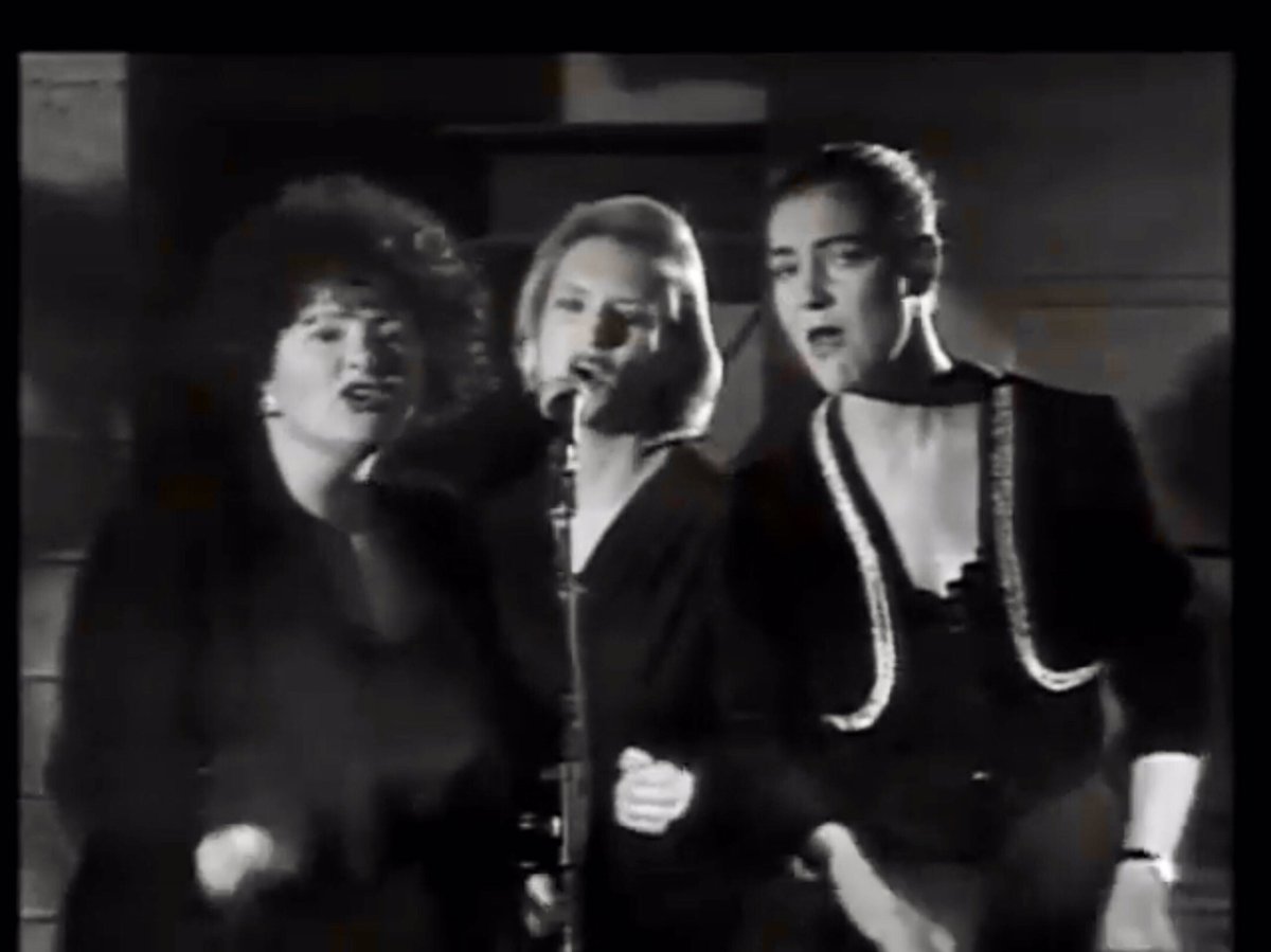 newsatsix1986's tweet photo. In #FastForward, there were even music parodies, often lead by the singing brilliance of #GinaRiley!

From left to right: The Bangles’ ‘Eternal Flame’, Divinyls’ ‘I Touch Myself’, Bette Midler’s ‘Wind Beneath My Wings’ and Peter Blakeley’s ‘Crying In The Chapel’

#TheNewsreader https://t.co/YeKE5R4xta