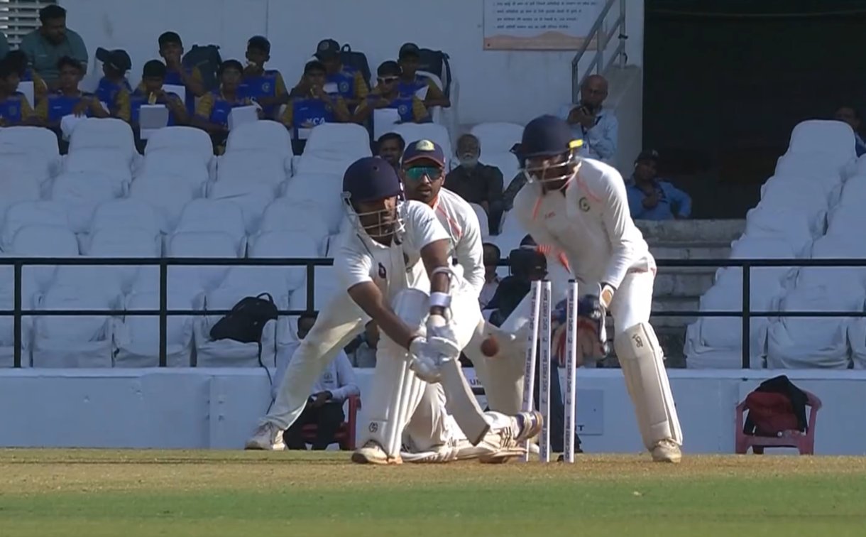 Jalaj Saxena was bowled late on Day 3: Ranji Trophy 2024-25 final LIVE updates | sportzpoint.com
