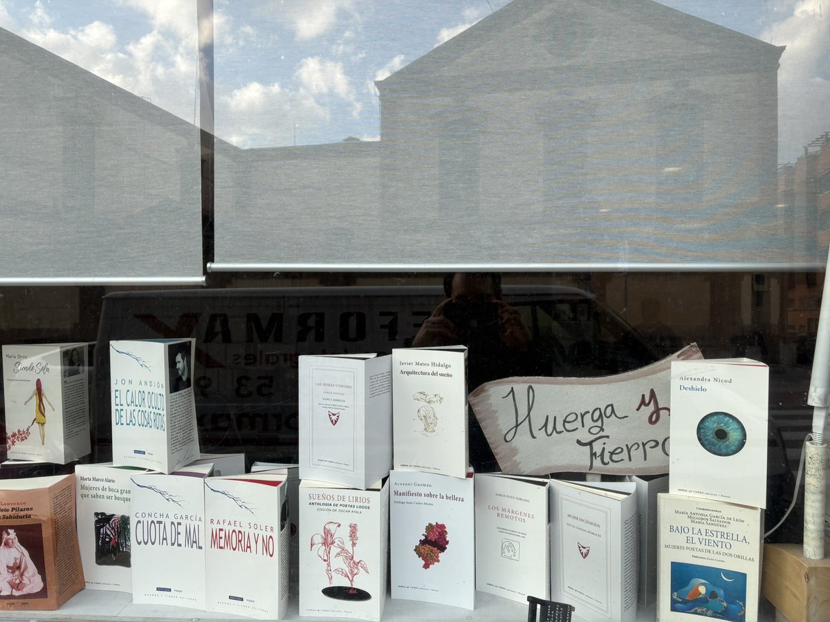 Javier Mateo Hidalgo (@javiermateohid1) on Twitter photo Escaparate de <a href="/HuergayFierro/">Huerga & Fierro eds.</a>.
📚✍🏻📖
#huergayfierro #huergayfierroeditores #libros #poesia #arquitecturadelsueño #javiermateohidalgo Escaparate de <a href="/HuergayFierro/">Huerga & Fierro eds.</a>.
📚✍🏻📖
#huergayfierro #huergayfierroeditores #libros #poesia #arquitecturadelsueño #javiermateohidalgo