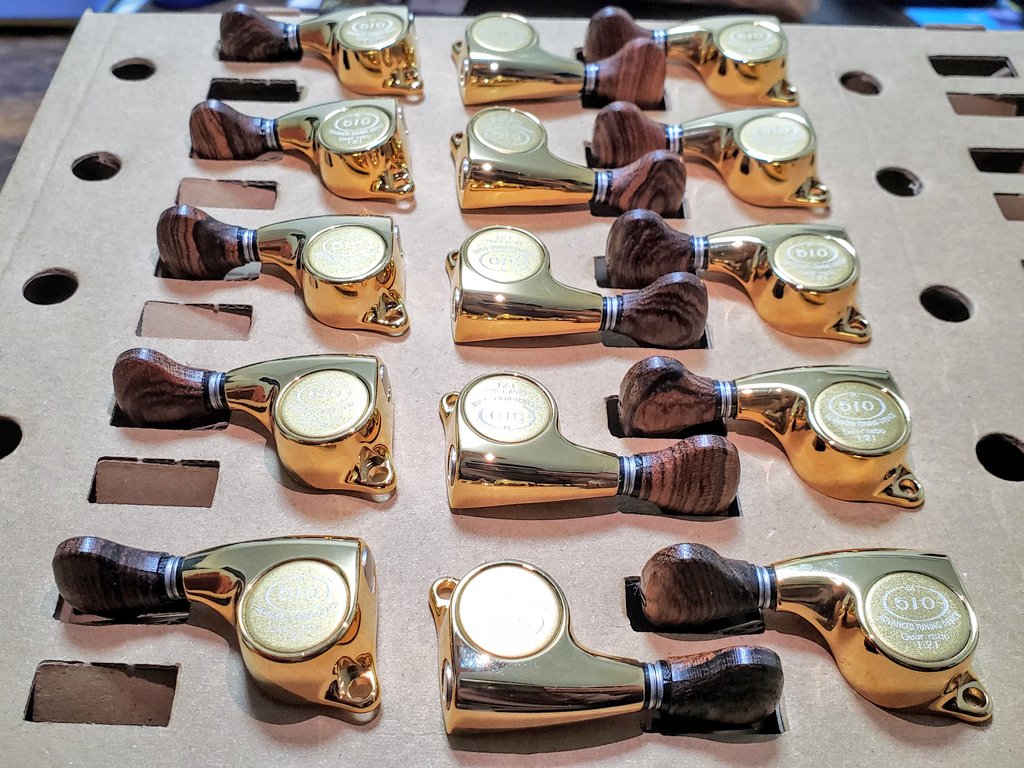 GOTOHからこれ以上にない最高のペグがやって来た！
ギター界隈あるあるだけど、ペグ見ながらご飯食べれる