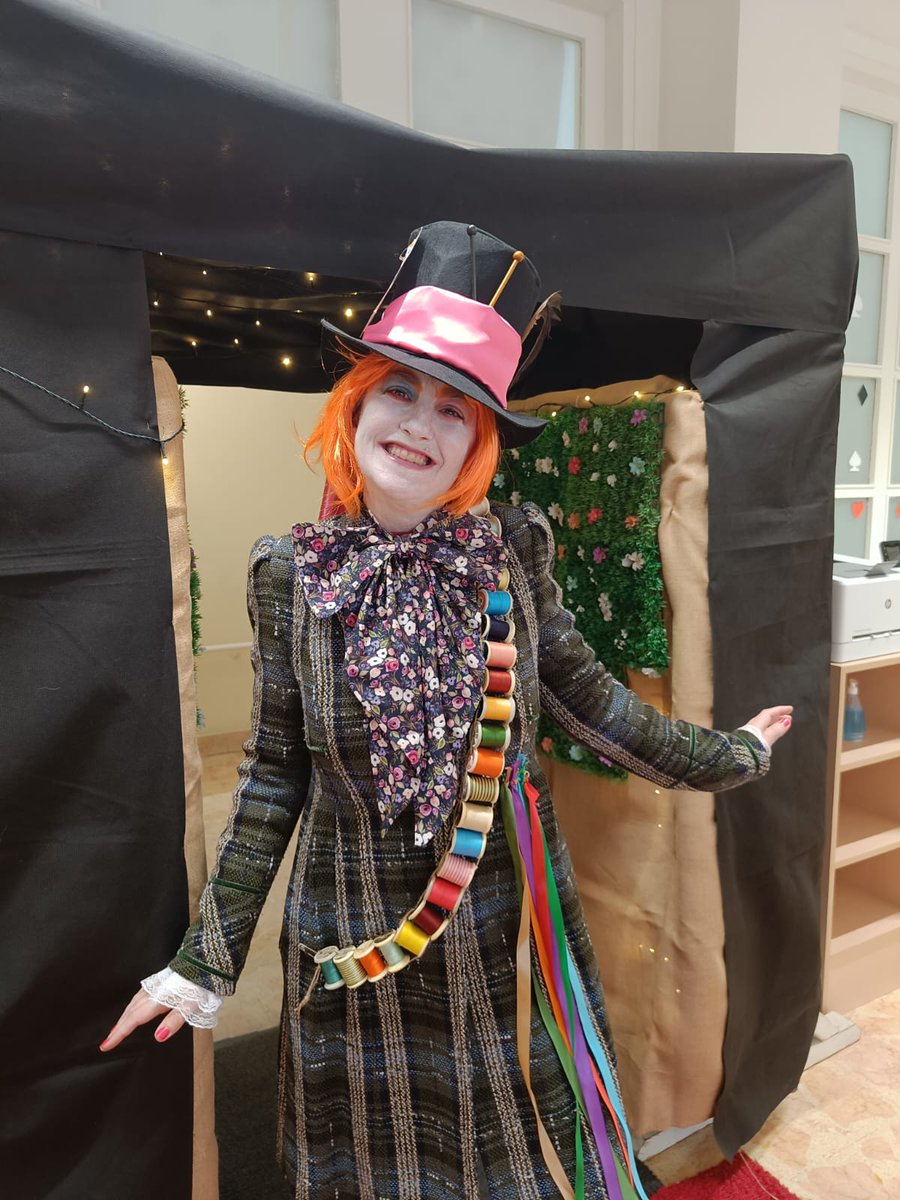 libhernani's tweet image. Egun hauetan liburutegira etortzen bazara, barruan daramazun haurrak eskertuko dizu!  Egin lekua irudimenari
Si vienes a la #biblioteca estos días, tu niña interior te lo agradecerá. ¡Alimenta tu imaginación!
#Alicia #LewisCarroll