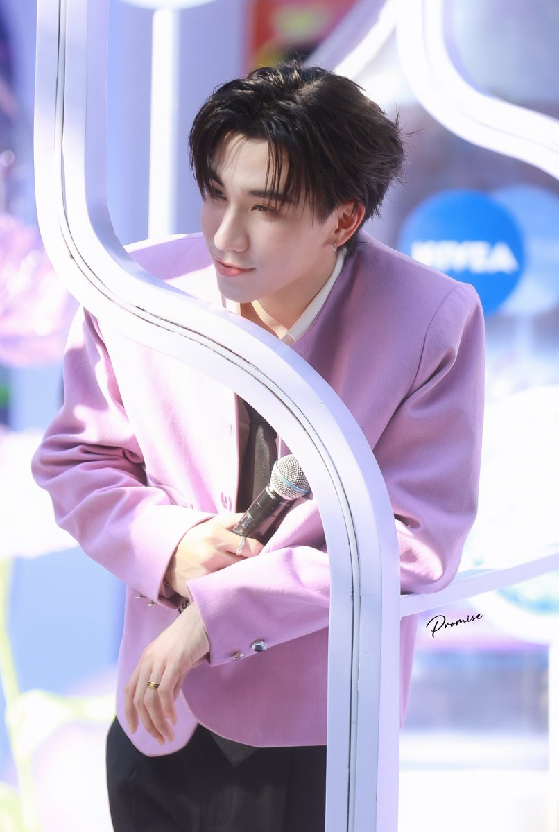 Promise_ppe's tweet image. 20250228 NIVEA พักหน้า SPACE

หล่อนะ🖤

@perthppe 
NIVEA X PERTHSANTA
#NIVEAMicellarXPerthSanta
#PerthTanapon #KDPPE