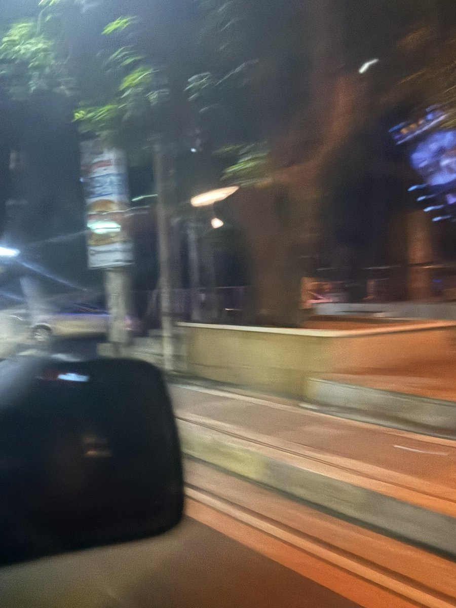 kolettemadelo's tweet photo. Wala lang random thoughts lang. bigla kong na miss mag lakad https://t.co/uxKdCdRJNF