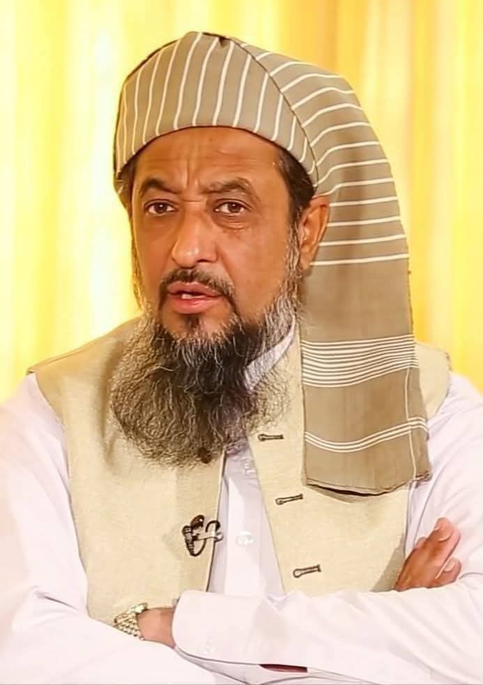 حضرت مولانا حامد الحق کی بہیمانہ حملے میں شہادت درندگی ، بربریت اور سفاکیت کی انتہا ہے ۔ اللہ کریم شہادت کے اعلیٰ مراتب پر سرفراز فرمائے ۔ آمین یارب العالمین 
انا للّٰہ وانا  الیہ راجعون
جو احباب ٹوئٹ کررہے ہیں اس ھیش ٹیگ کا استعمال کریں ۔
#مولانا_حامد_الحق_حقانی_شہید
