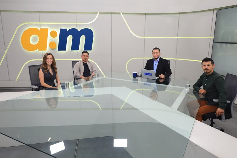 EntrevistaAm's tweet photo. ¡Culminamos el mes y la semana de una forma especial! 🎬

Hoy, @Quinterosnel_sv recibe al director y guionista salvadoreño, @RonaldAlgarin17, la actriz @diascommafalda y al actor mexicano, @HanselActor.

📲 Más detalles: https://t.co/e7f0RXTYUb. https://t.co/CHlOrubonf