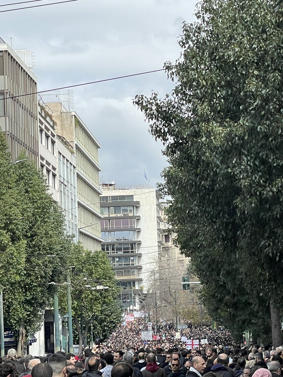 lukas_span's tweet photo. Δεν επισκιάζεται αυτό που έγινε σήμερα, «κουκουλοφόροι - ΜΑΤ»  στην ίδια πλευρά είναι άλλωστε. Χρόνια τώρα. https://t.co/VChJXGSe20