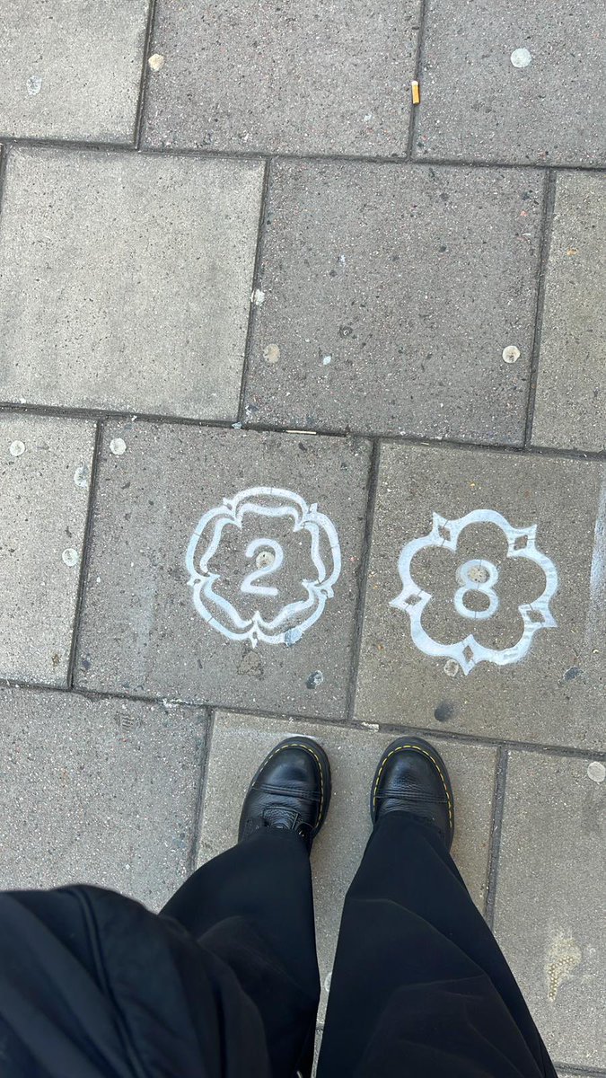 HL Daily Promo (@hldpromo) on Twitter photo Some 28 Clothing logos have been spotted in London today, ahead of the collection launch party!
📸:  LTHQItaly Some 28 Clothing logos have been spotted in London today, ahead of the collection launch party!
📸:  LTHQItaly