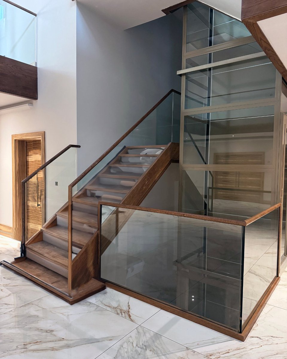 KeystoneASD's tweet image. Luxurious modern design 

This stunning hallway showcases the perfect blend of modern elegance and luxury. With sleek marble floors and beautiful wood staircase, every detail invites you to step inside and feel at home. 

#Architecture #ModernDesign #NewBuild #HomeDesign