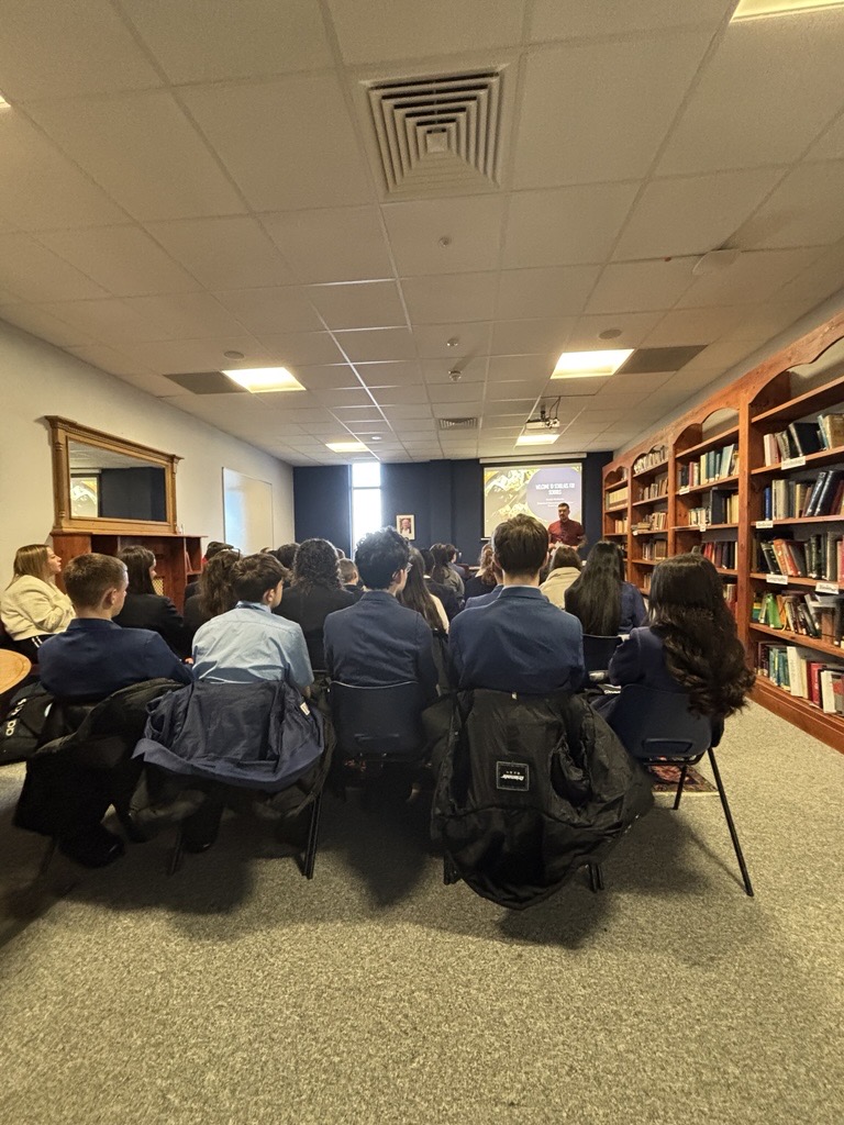 SchoolsCCSW (@ccswschools) on Twitter photo Yesterday we had the pleasure of welcoming 30 year 10 pupils from <a href="/RuskinHigh/">Ruskin High School</a> <a href="/STMCrewe/">St Thomas More Crewe</a> <a href="/The_OaksAcademy/">TheOaksAcademyCrewe</a> to our Crewe Campus who participated in our Scholars for Schools programme.
We hope that pupils enjoyed their day! 🎓 Yesterday we had the pleasure of welcoming 30 year 10 pupils from <a href="/RuskinHigh/">Ruskin High School</a> <a href="/STMCrewe/">St Thomas More Crewe</a> <a href="/The_OaksAcademy/">TheOaksAcademyCrewe</a> to our Crewe Campus who participated in our Scholars for Schools programme.
We hope that pupils enjoyed their day! 🎓