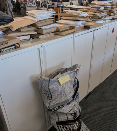 Do any teachers want some science books? Need to be able to come to London Bridge, with a big suitcase. First come first served.