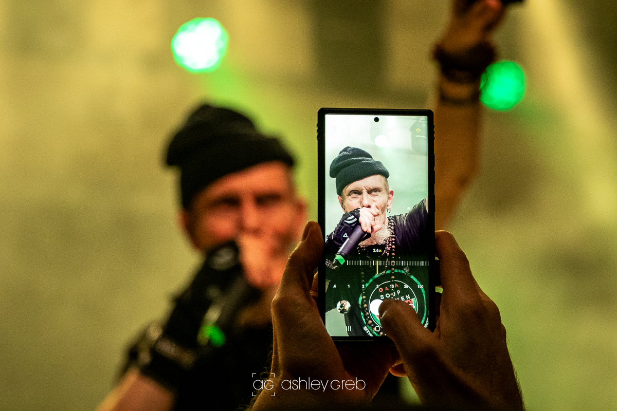 Rob Birch 
Stereo MCs
De Casino Concertzaal, Sint Niklaas, Belgium - 27.Feb.25

An absolutely incredible totally immersive live band.

#robbirch #stereomcs #singer #songwriter #immersive #electronic #hiphop #livemusic #photography #decasino #sintniklaas #belgium