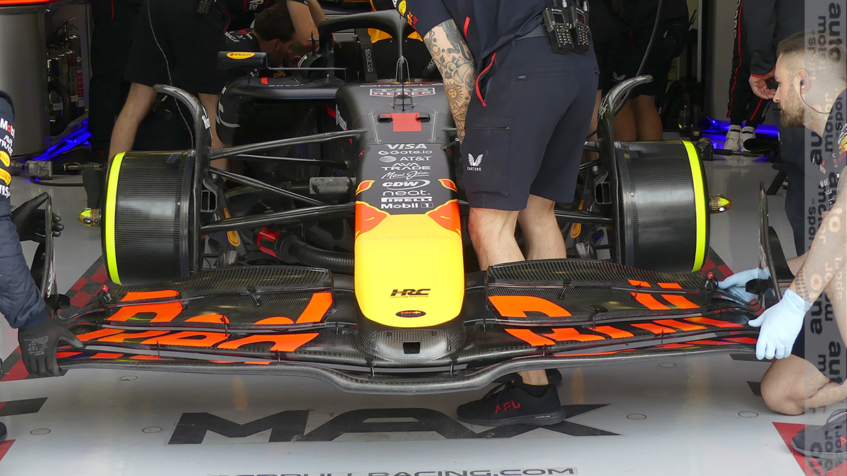 tgruener's tweet image. Added some more close-up pics of the new Red Bull wing in the most recent update of our AMuS gallery. #F1Testing #Bahrain 

auto-motor-und-sport.de/formel-1/f1-fo…