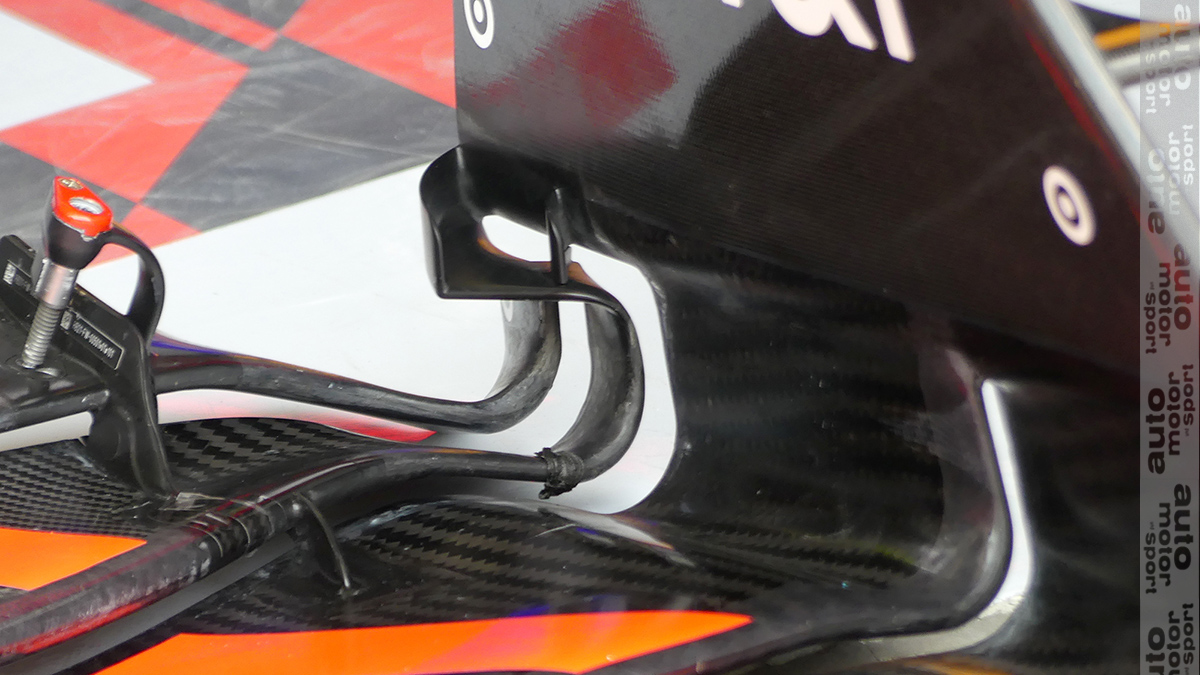 tgruener's tweet image. Added some more close-up pics of the new Red Bull wing in the most recent update of our AMuS gallery. #F1Testing #Bahrain 

auto-motor-und-sport.de/formel-1/f1-fo…