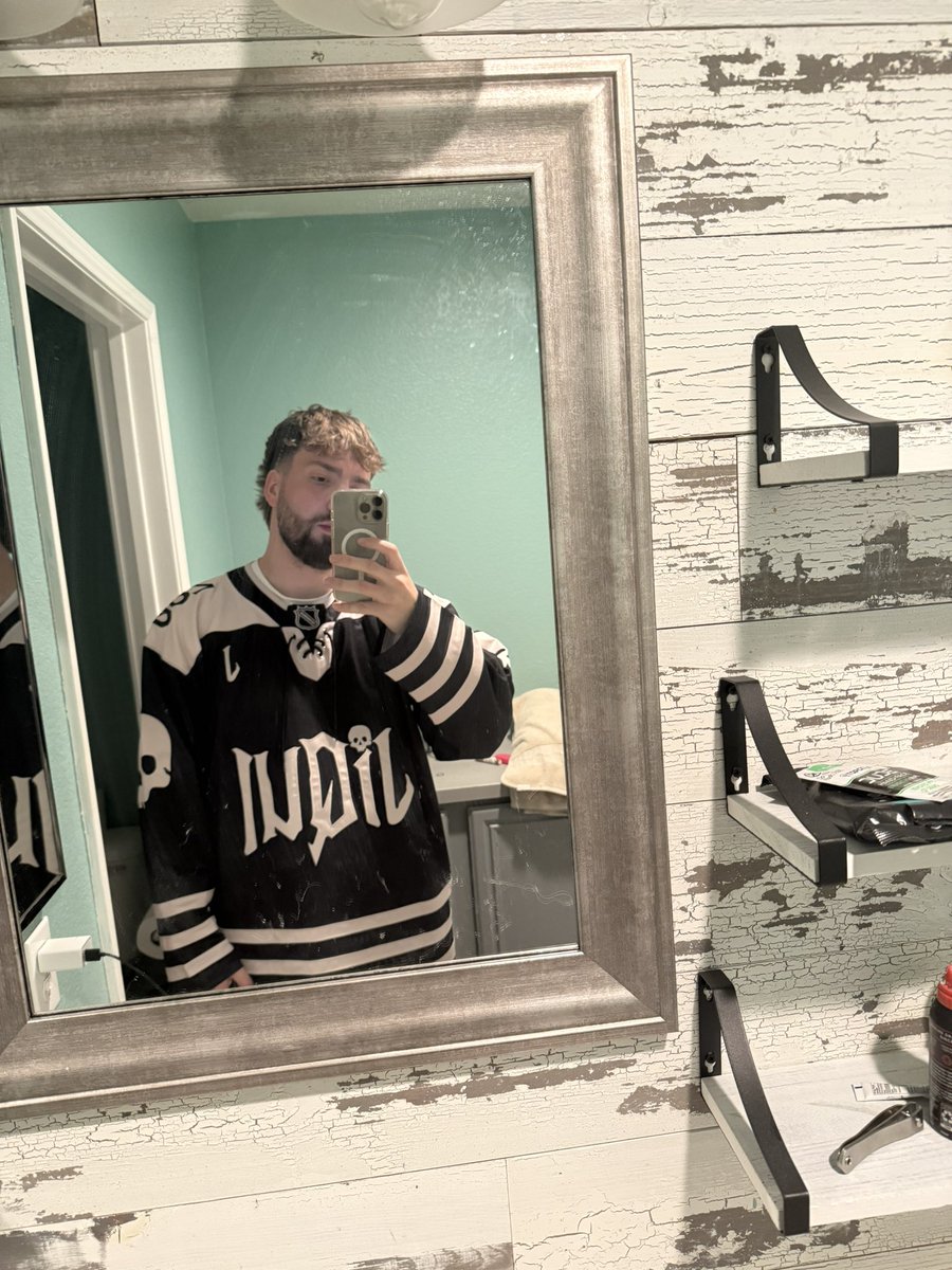 jiquiofficial's tweet photo. JIKI MERCH TIME YEAHHH

very stoked to be dropping the first ever jiqui jersey 😎

pre orders will be available today starting at 2 PM EST for 1 week!!!

massive shoutout to @KB23DESIGNZ for helping bring this jersey to life, the quality and material is 👌🏻👌🏻 https://t.co/3fRjX1ZPuL