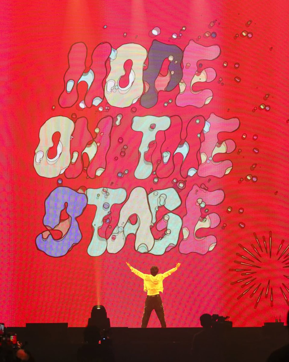ohopeing's tweet image. 호석이의 세상 ..🌈🐿️🔥
#HOPE_ON_THE_STAGE 💕