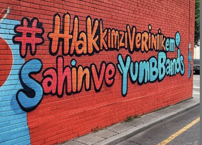 Hak yemek sol elle yemek yemek kadar dikkat çekmedi bu ülkede... 
#pizzahut #kfc #işgıda #ilkemşahin #yumbrands