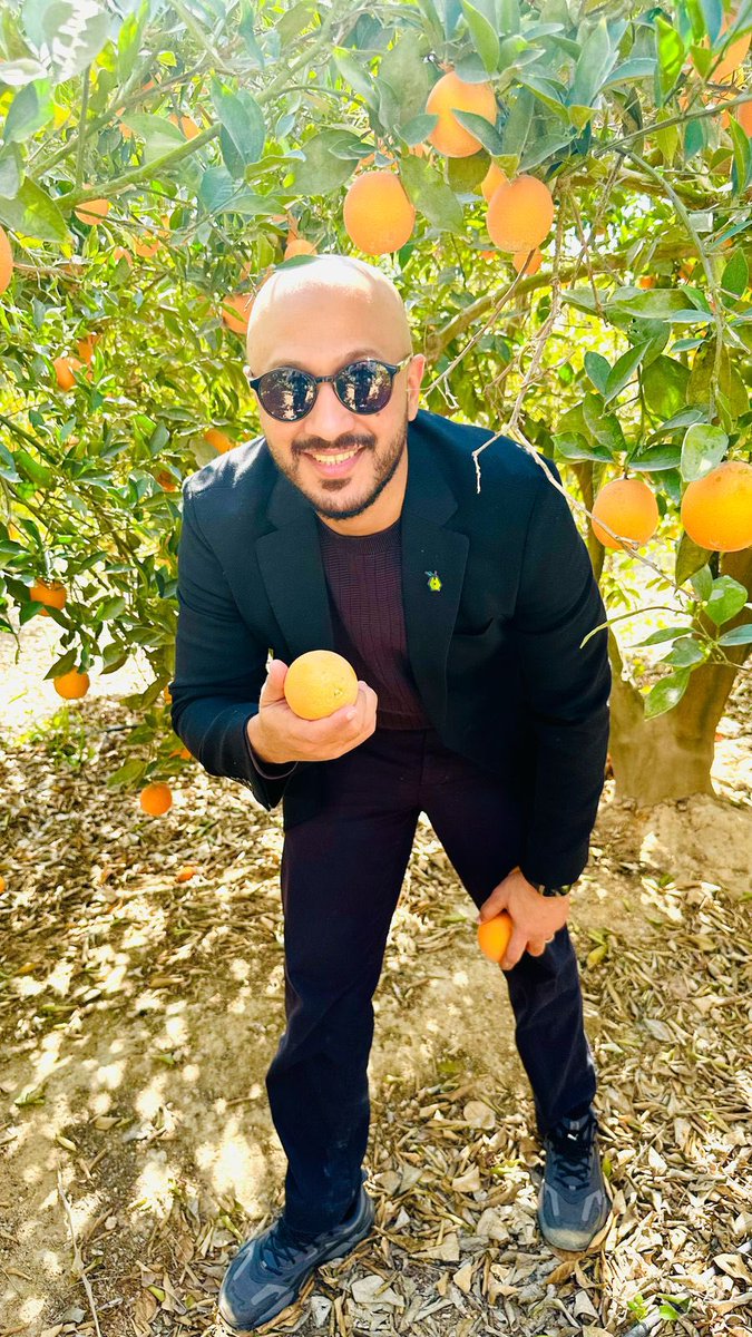 Nabt_app's tweet image. زيارة نبت لمزارع البرتقال في مصر – تجربة فريدة من نوعها! 🍊✨

خلال زيارتنا لمزارع البرتقال، خضنا جولة مثيرة في بساتين البرتقال، بدءًا من قطف البرتقال الطازج مباشرة من الأشجار وصولاً إلى محطة الفرز والتعبئة، حيث تابعنا المراحل التي تضمن جودة المنتج قبل وصوله إلى الأسواق.

نثمّن…