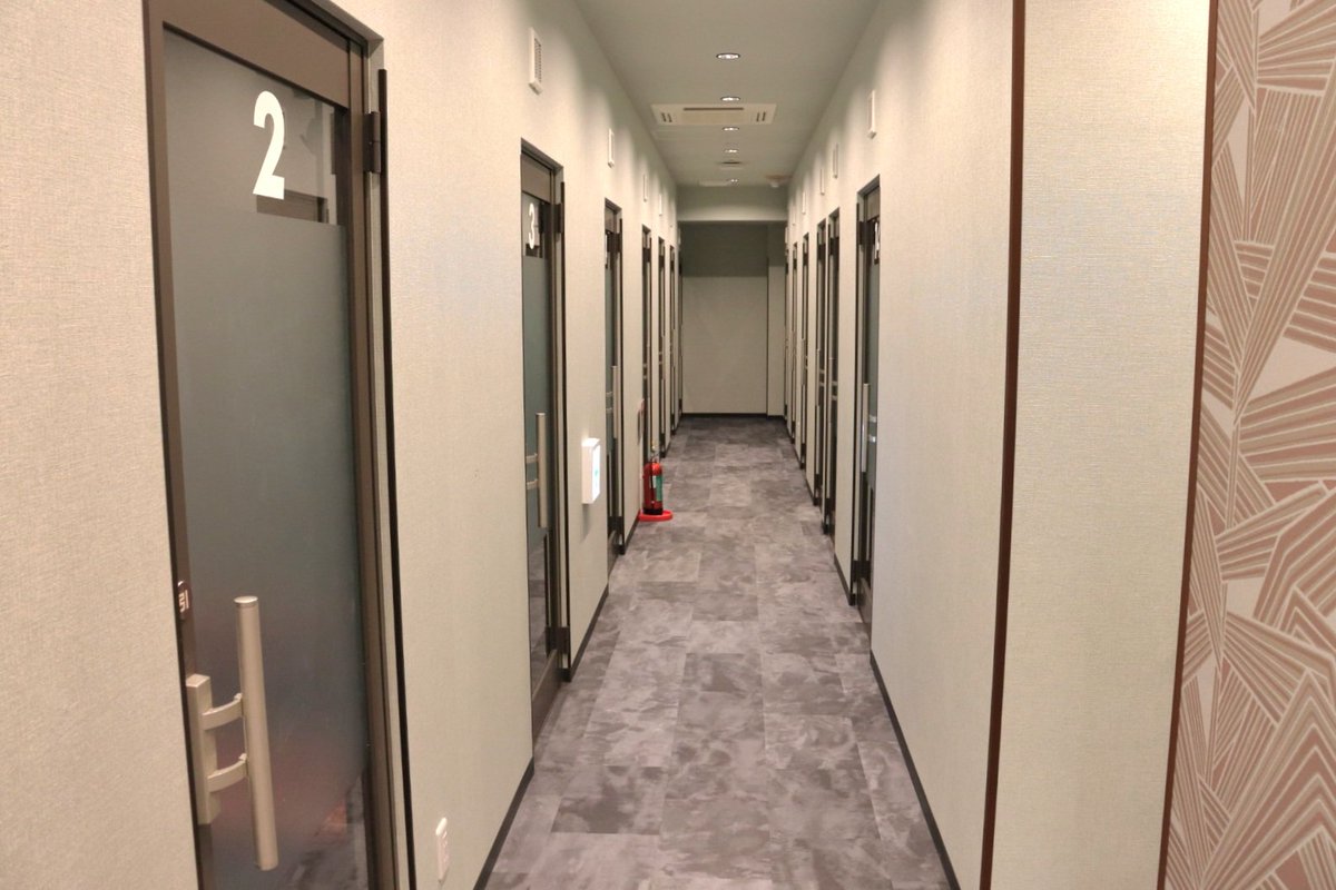 ALLshintoshin's tweet photo. 「カラオケALLさいたま新都心店」が3/1 11:00についにオープン！
ドリンクバー無料なので、歌いながらゆっくりリラックスできますよ！ 
オープン初期のため、設備に不備がある場合があることをご了承ください。(電話繋がりにくくなっています)#カラオケALL  #ドリンクバー無料 #さいたま新都心 https://t.co/NJb5eSkr9z