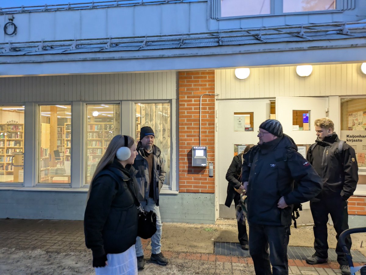 SML_Oulu's tweet image. Kokoonnuimme tänään Kalevalan päivänä Kalevalantielle Kaijonharjun kirjastoon keskustelemaan Kalevalasta. Juttelimme Kalevalan vaikutuksesta suomalaiseen kulttuuriin, Suomen historiasta ja teoksen sisällöstä.