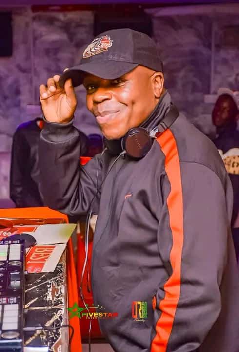 Deejay Charra (@charradeejay) on Twitter photo We party strr88tt on your best radio <a href="/GhettoRadio895/">Ghetto Radio</a>.. letโs keep it #JAHFLIGHT coz it gonna be blazing all night long with <a href="/CharraDeejay/">Deejay Charra</a> from 8pm
<a href="/jojomackenzie2/">_JOJO..H.E.R๐๐๐ท๐ป๐ท๐ซ</a>
<a href="/Ruthmueni254/">Ruth Mueni(Tala finest)</a>
<a href="/MaggyNduvi/">@Maggy Nduvi (Jah Lady)๐๐โค๏ธ</a>
<a href="/LindaOmolo/">LindaDehLupirahWololo</a>
<a href="/Aliluyo4/">Ali luyo</a>
<a href="/BonnieMejja/">Bonnie Mejja๐ฐ๐ช</a>
<a href="/MpesaYahKangemi/">๐๐ก๐๐ค๐ ๐๐๐ ๐๐๐๐๐๐๐ ๐ต๐คโ๐ ๐ฆ๐ฅ๐23๐</a>
<a href="/DjBoboDread/">Dj BoboDreadโ
</a>
<a href="/K_Bushlady/">K..Bushlady</a> We party strr88tt on your best radio <a href="/GhettoRadio895/">Ghetto Radio</a>.. letโs keep it #JAHFLIGHT coz it gonna be blazing all night long with <a href="/CharraDeejay/">Deejay Charra</a> from 8pm
<a href="/jojomackenzie2/">_JOJO..H.E.R๐๐๐ท๐ป๐ท๐ซ</a>
<a href="/Ruthmueni254/">Ruth Mueni(Tala finest)</a>
<a href="/MaggyNduvi/">@Maggy Nduvi (Jah Lady)๐๐โค๏ธ</a>
<a href="/LindaOmolo/">LindaDehLupirahWololo</a>
<a href="/Aliluyo4/">Ali luyo</a>
<a href="/BonnieMejja/">Bonnie Mejja๐ฐ๐ช</a>
<a href="/MpesaYahKangemi/">๐๐ก๐๐ค๐ ๐๐๐ ๐๐๐๐๐๐๐ ๐ต๐คโ๐ ๐ฆ๐ฅ๐23๐</a>
<a href="/DjBoboDread/">Dj BoboDreadโ
</a>
<a href="/K_Bushlady/">K..Bushlady</a>