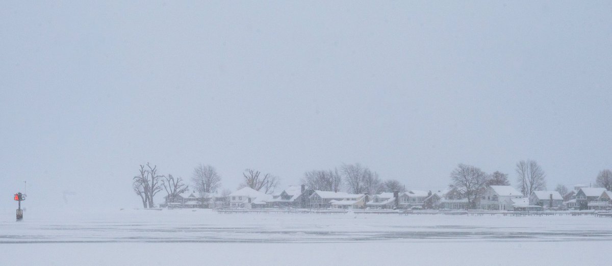 gregg28's tweet image. A gray day on the lake