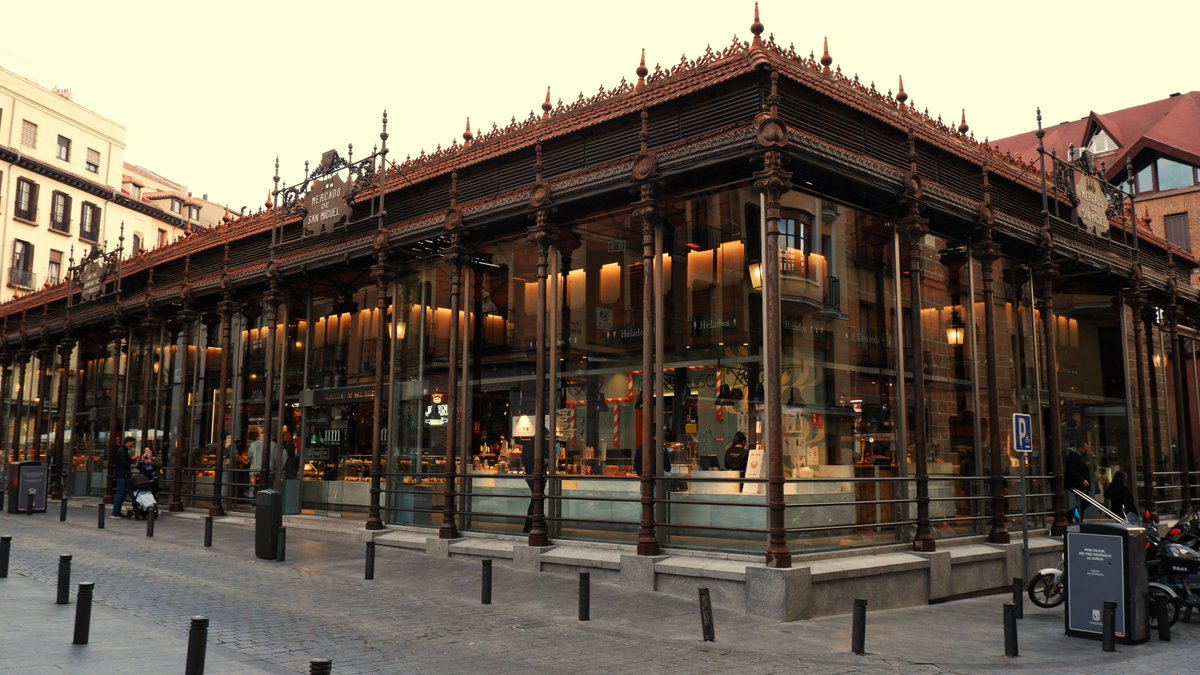 Nir_Buras's tweet image. Spanish markets are particularly interesting and numerous. Mercado de San Miguel, the last standing iron market in Madrid (1916), was saved in 2003 by a group of investors.

Pg 334, The Art of Classic Planning
#markets #classicplanning #traditionalarchitecture #marketplaces