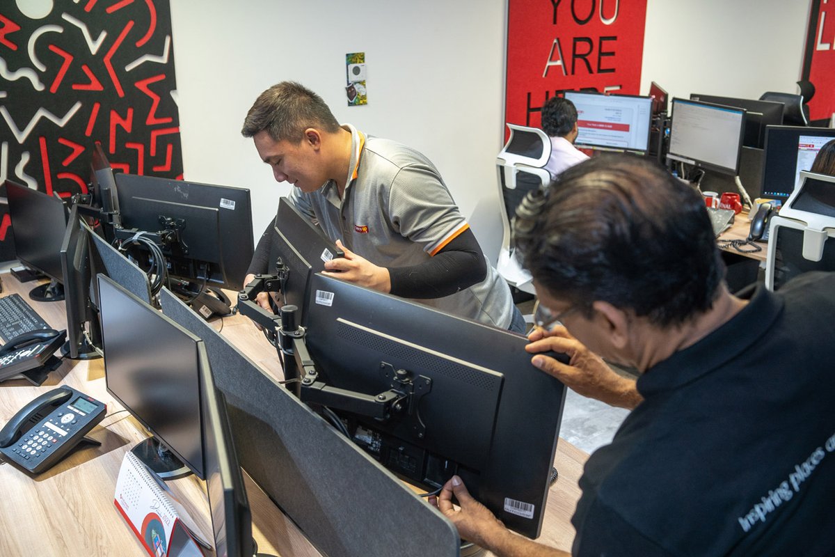 CrownWorkspace's tweet image. Moving IT systems? Make sure it’s done right. Crown Workspace ensures Swiss businesses stay secure and connected. 🔐 #ITRelocation #SecureSolutions

🇫🇷 bit.ly/3bQZMtM
🇩🇪 bit.ly/4e34uQ2