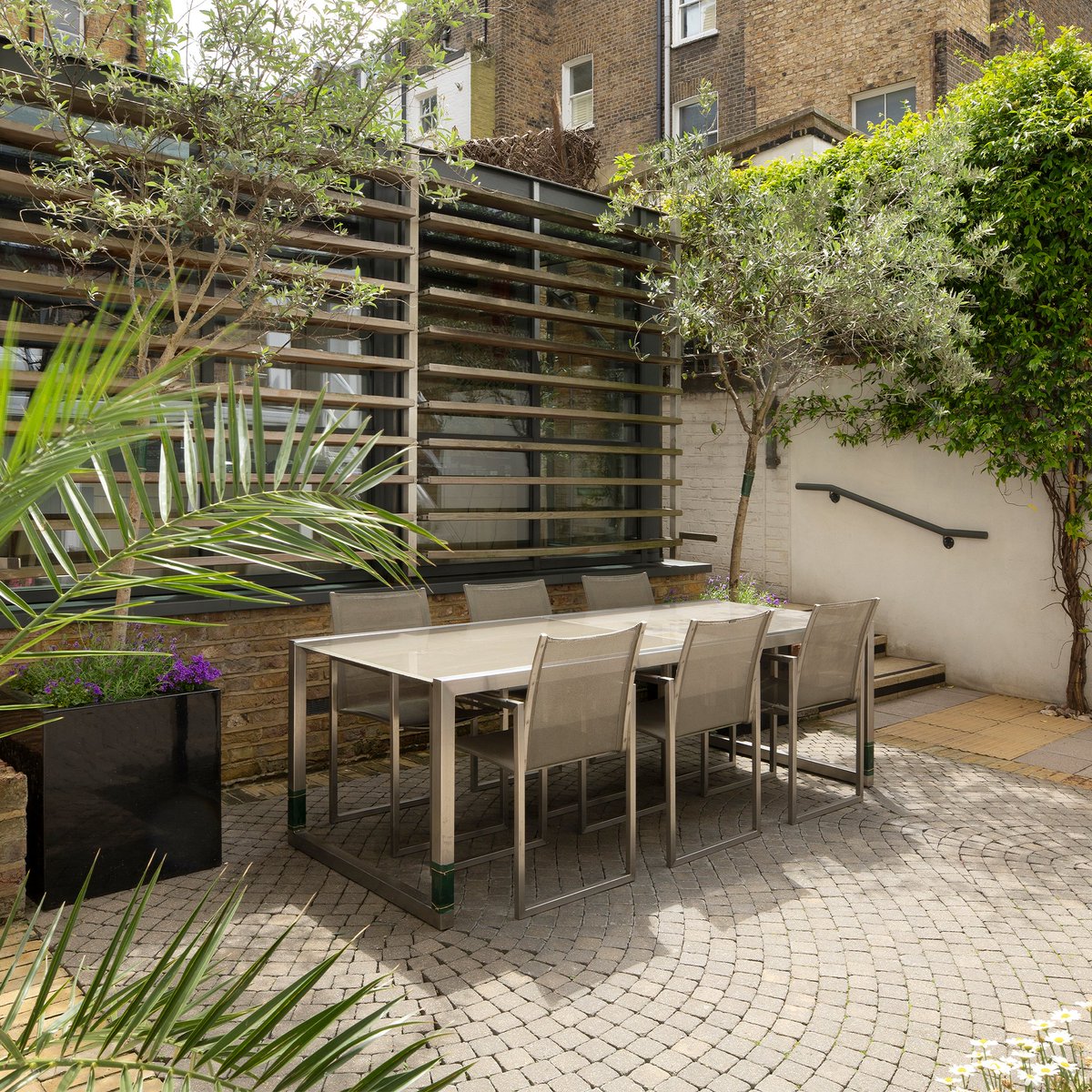 For this week’s #FeatureFriday we’re in Notting Hill, dropping in to visit a brand-new studio to roster; A big welcome to Three Six Zero Studios!

Three Six Zero Studios is a boutique recording complex steeped in pop music excellence. Originally part of the legendary SARM Music