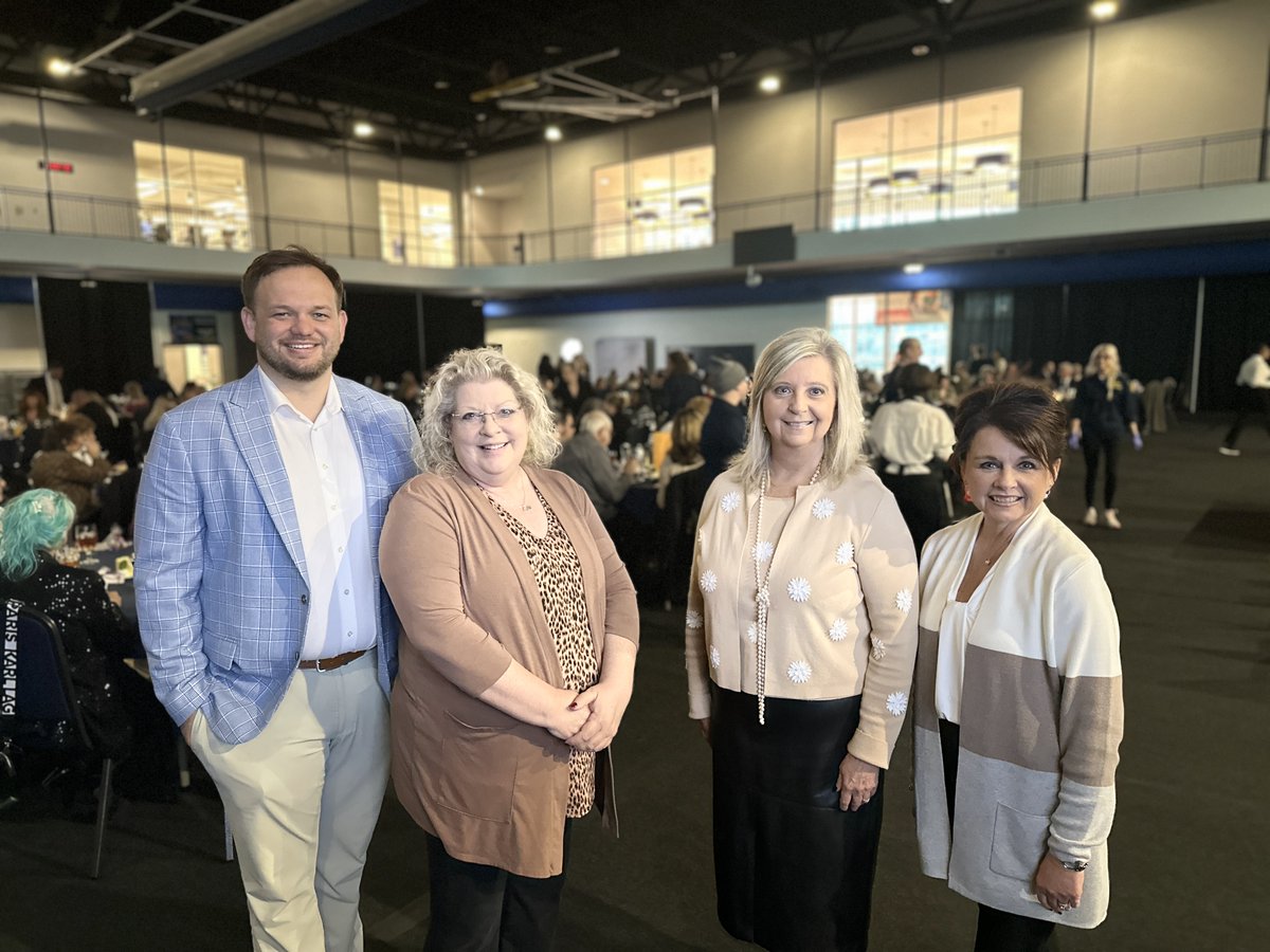 Representatives from the Morristown and Greeneville branches attended the Lakeway CASA Light the Way for Hope Gala last night to support the organization's mission to serve kids throughout East Tennessee.

Member FDIC | AJBank.com | #community