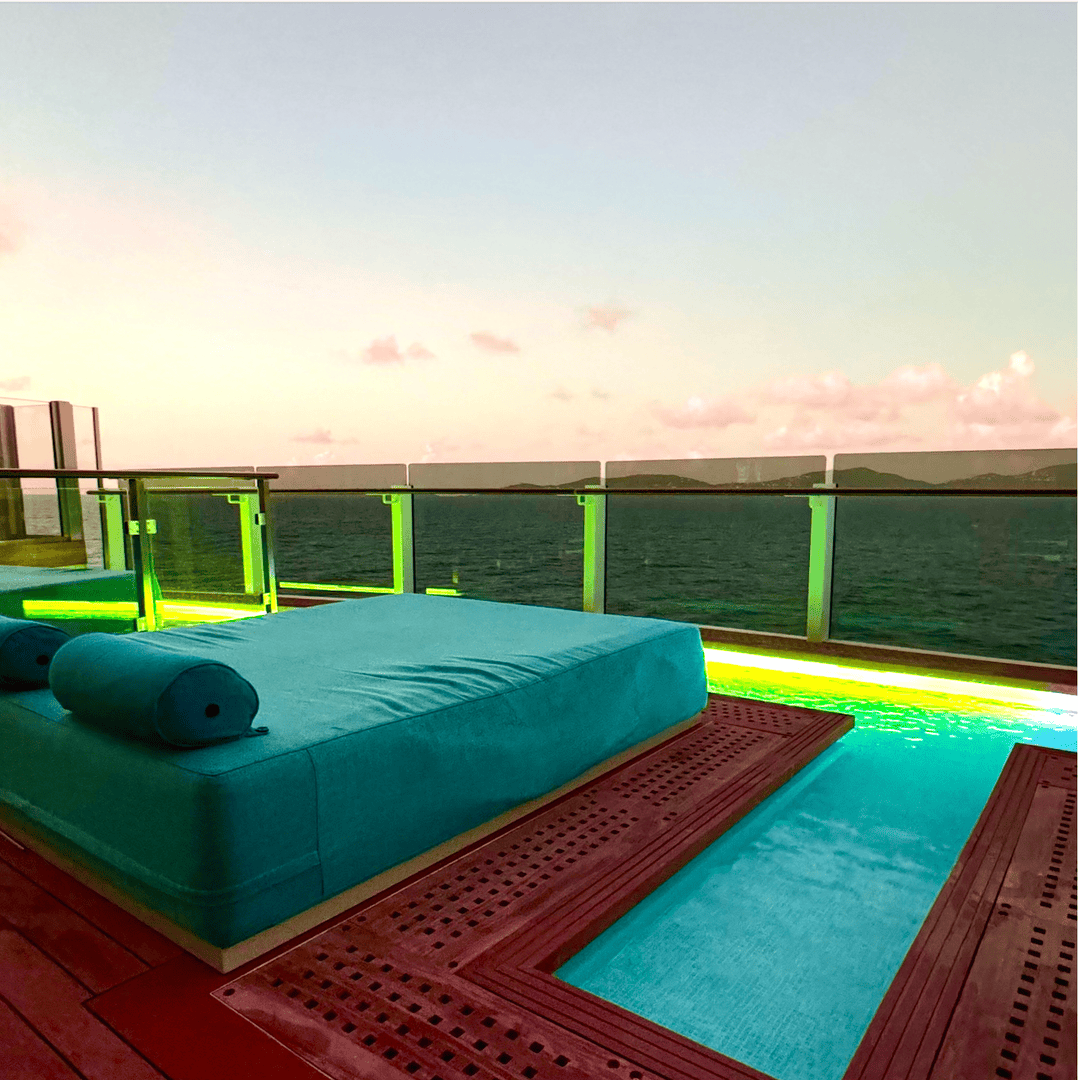 CruiseNorwegian's tweet photo. Views, food, and drinks. That's it, that's the post 👀🍽️🥂 #CruiseNorwegian https://t.co/HGnOzDesA9