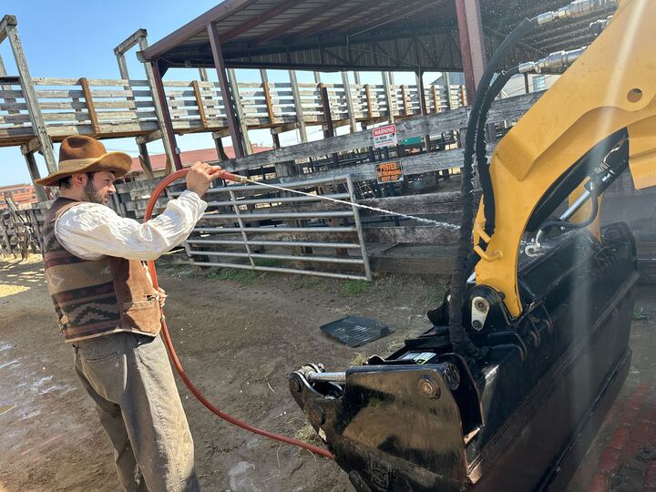 Our drovers work hard every day to keep the tradition alive! From training Longhorns to maintaining authentic 19th-century attire, it’s a true labor of love. 🤎 #CattleDriveLife