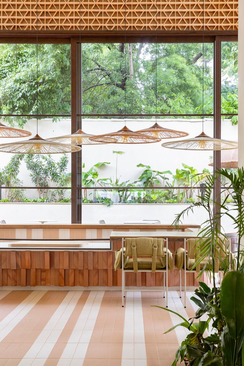Archello's tweet photo. Cacau Ribeiro Interiores crafts an inviting space for Delattio and Lafontti, uniting cobogó-clad façades, textured ceramic counters, and nature-inspired flooring.
https://t.co/UjTeyXKv8M
#CobogóDesign #TexturedInteriors #SensoryArchitecture https://t.co/gCd9qIpB3p