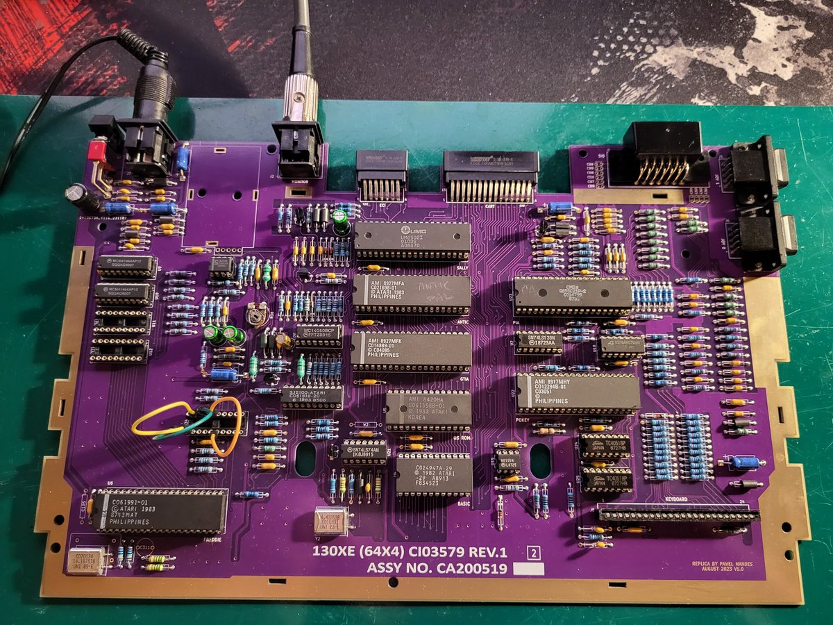 devzine_pl's tweet image. The moment has come. All the parts installed. The project got a little dusty for lack of time, but it's time to get it up and running.

#Atari #Atari8bit #Atari130XE