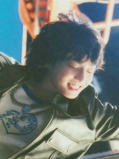 belovedeuphoria's tweet image. i LOVE this photo sm. jungkook looks so endearingly soft and adorable, like just seeing that smile makes my heart melt. i'm dying of love