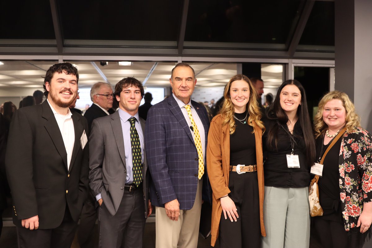 Governor Mike Kehoe tweet media