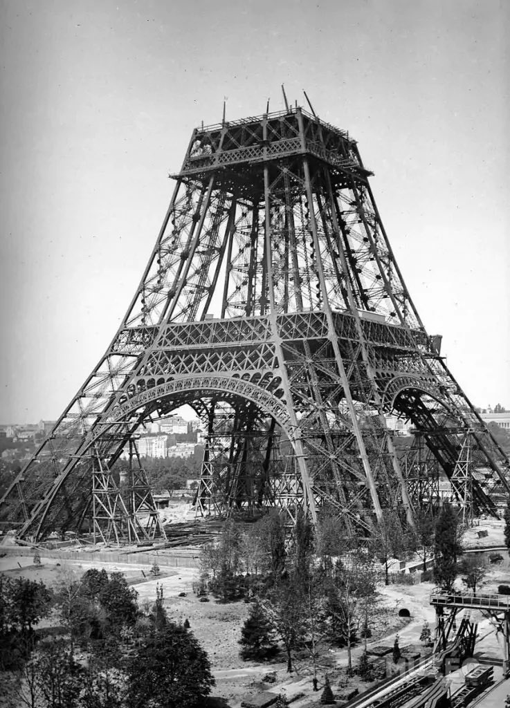 MacLesggy's tweet image. Si la construction de la Tour Eiffel était passée, en 1888, devant le Tribunal Administratif de 2025, je ne suis pas sûr qu’il l’aurait jugée « d’un intérêt public majeur ». 
NB : je ne suis ni pour ni contre l’#A69  je trouve juste ce stop and go judiciaire insupportable.