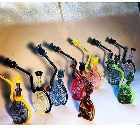 PSA!
Limited collection from Nish Glass x JT Glass! Hand blown in Germany for <a href="/ROORGLASS/">ROORGLASS</a> in 2014! The green one on the left is available at our shop by clicking this link wesellbongs.com/products/roor-…

If anybody enjoys glass pipes, art, and accessories follow the glass page