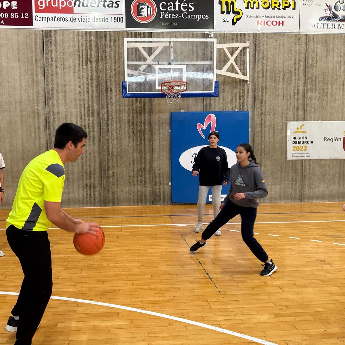 📸 Jornada de deporte inclusivo, en la que han participado miembros de nuestro equipo de #LaLigaGenuine, acompañados por Guille Hunt e Iván Pérez de la #CanteraAlbinegra.