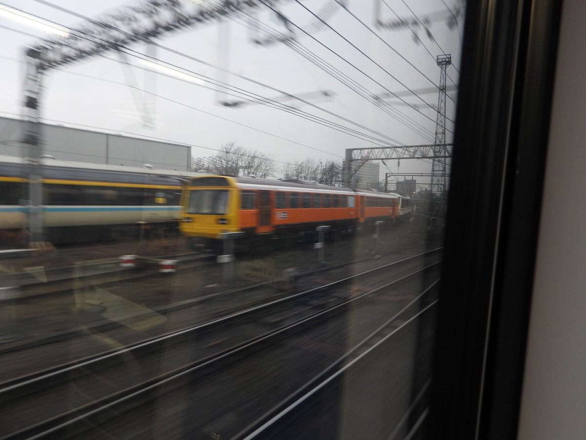 DanSpotter86's tweet image. THE STABLED PACER!! 

Heres a shot of @LocoServicesGrp Class 142003 seen here in Retro Livery in Crewe carriage sidings on 19/02/25 with a Scotrail MK3 Coach. #class142 #Class142pacer #locomotiveserviceslimited #Crewe #wcml