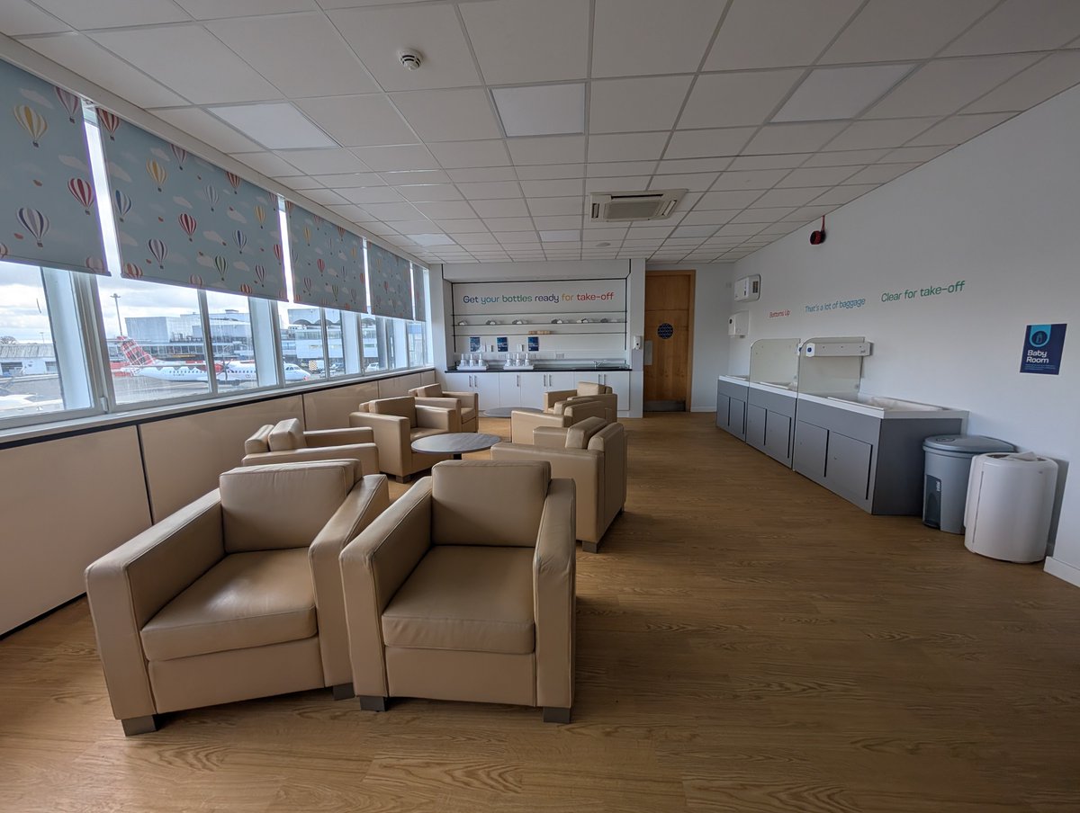 Kudos to Glasgow airport for this amazing baby/breastfeeding room! <a href="/GLA_Airport/">Glasgow Airport ✈️</a>