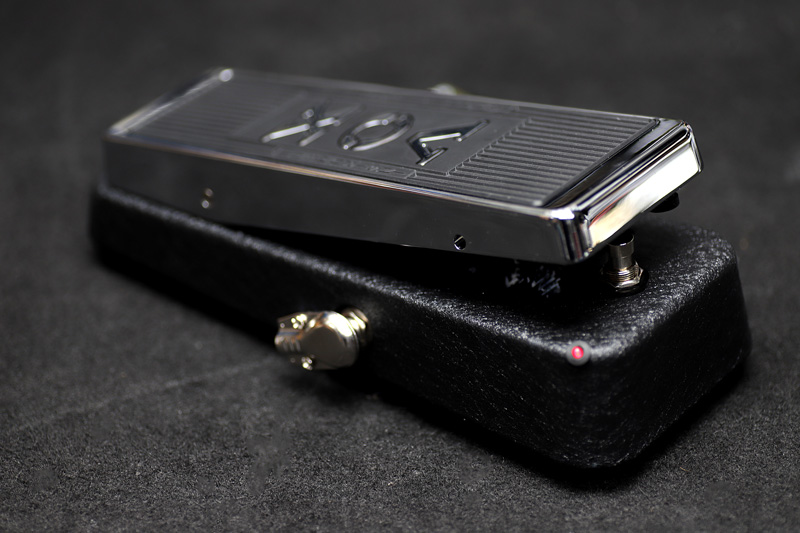 VOX VRM-1 Clyde McCoy - LED+DCジャック 増設
60年代のクラウドマッコイワウの復刻版としてVOXから発売されたVRM-1。サウンドは正にClyde