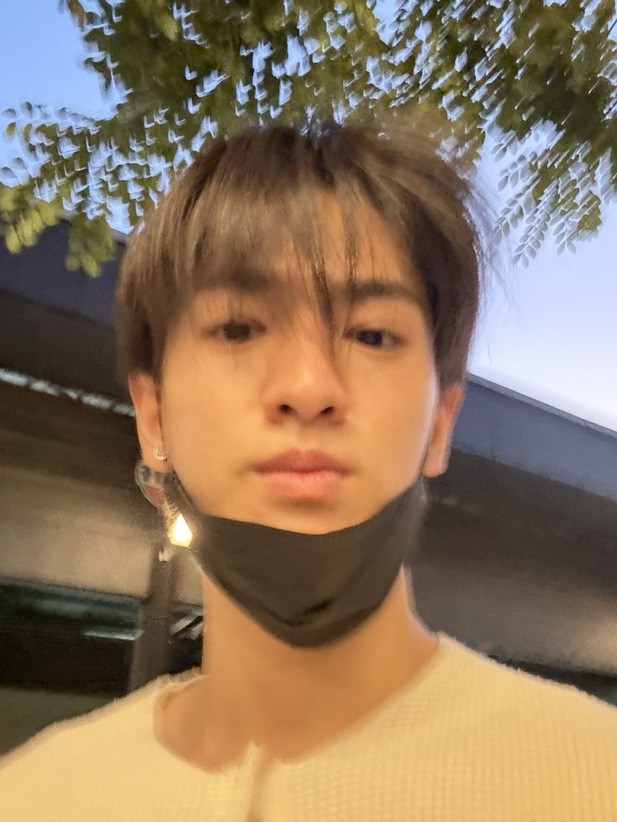 Jinwookkimjin's tweet photo. ภาพมันblurry ทำไงมันคิดถึงเธออะดิ

#JINWOOKkim https://t.co/QbblwH3x2H