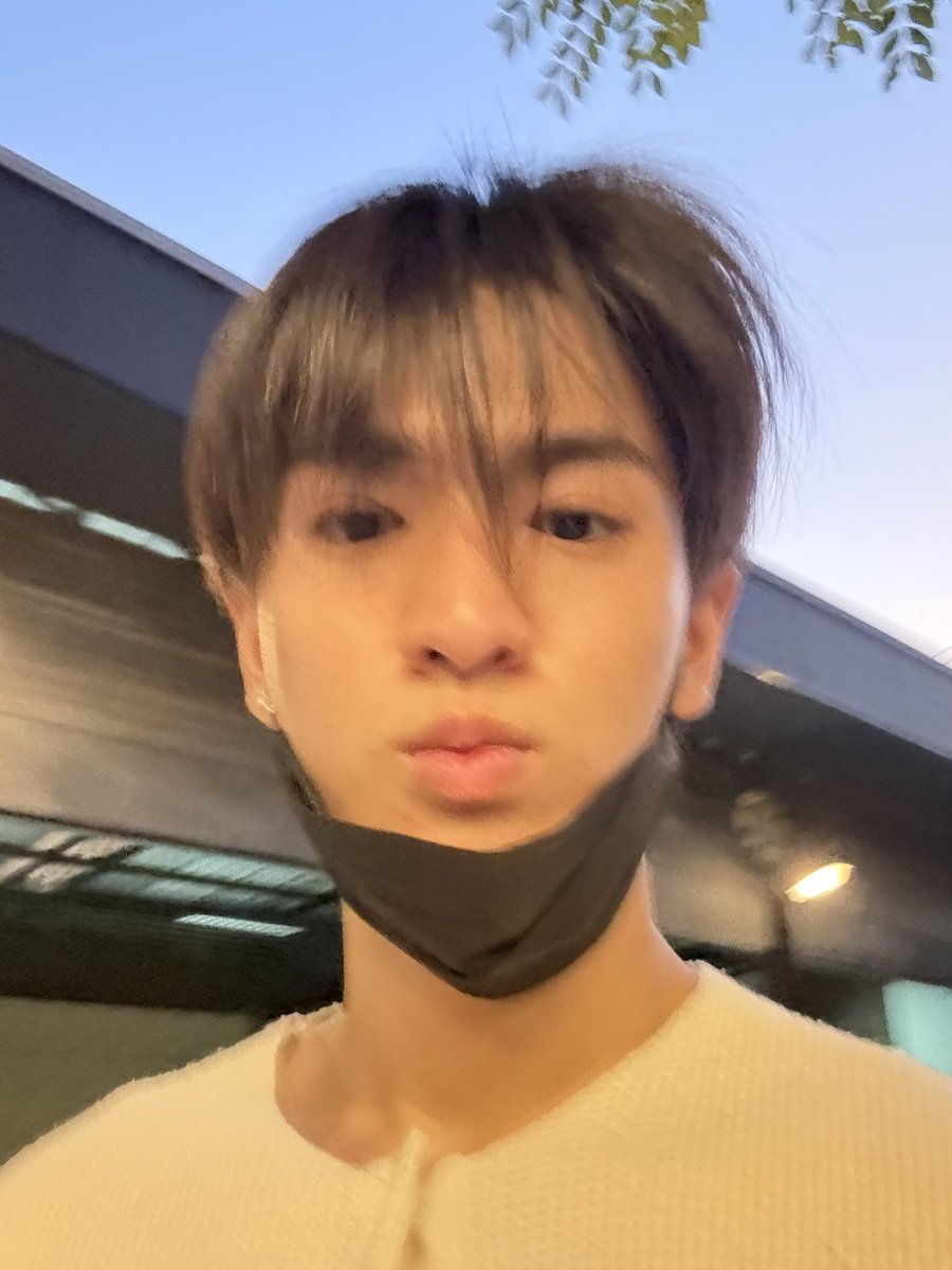 Jinwookkimjin's tweet photo. ภาพมันblurry ทำไงมันคิดถึงเธออะดิ

#JINWOOKkim https://t.co/QbblwH3x2H