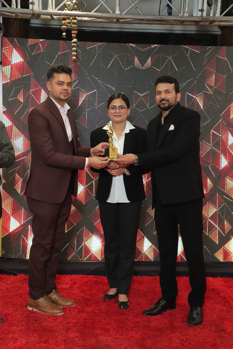 directcredit23's tweet image. Shoutout to Bharat Hari Sharma (Credit Head) – The Ultimate Multi-Tasker! 🔥💼

Juggling tasks with efficiency, dedication, and a never-give-up attitude. Your versatility and commitment keeps everything running smoothly! 🚀👏

#MultiTasker #TeamPlayer #EfficiencyAtItsBest